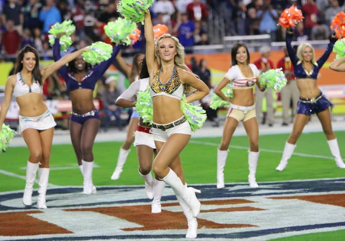 03-Samantha_Game_LS-Pro_Bowl_Cheer_2015_LS-062.jpg